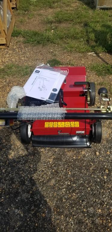 NEW Toro 18" Turf Seeder