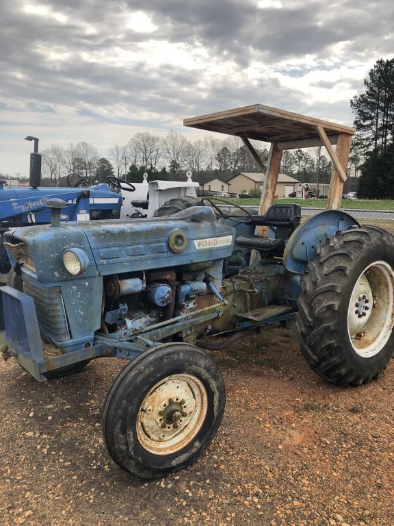 Ford 2000 Tractor