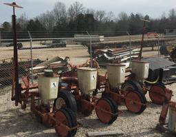 Allis Chalmers 770 - 4 Row Corn Planter