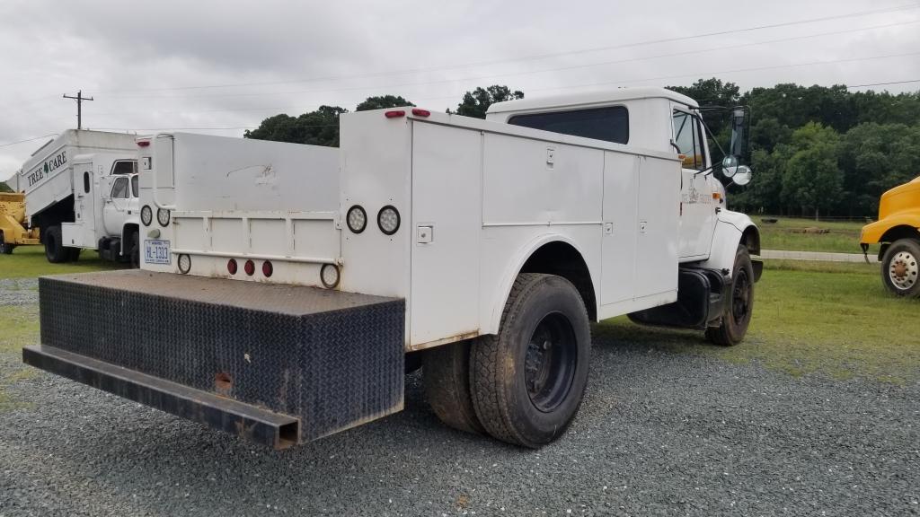 Navistar 4700 DT466 Mfg. 5-1-89