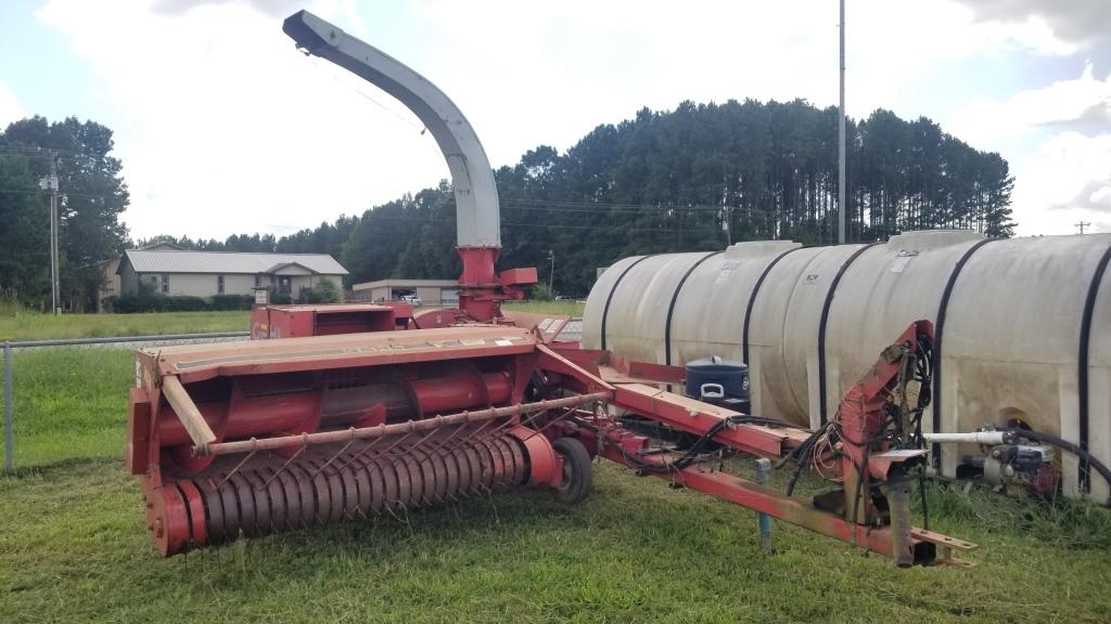 Gehl CB1065 Silage Chopper w/ Head