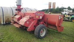 Gehl CB1065 Silage Chopper w/ Head