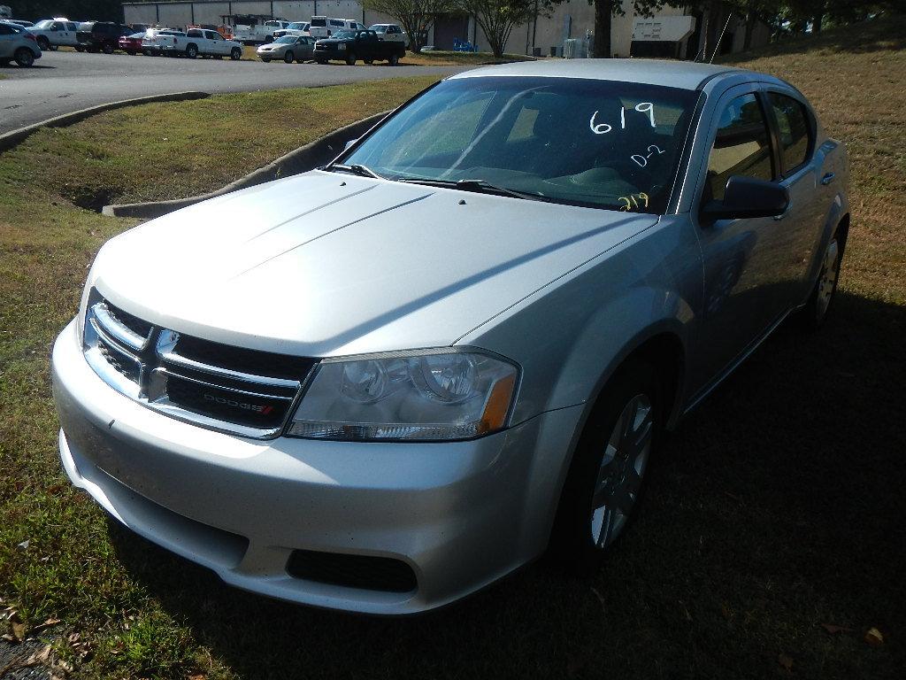 2012 DODGE AVENGER 4-DOOR CAR, 104,951 mi,  V8 GAS, AUTOMATIC, PS, AC S# 1C