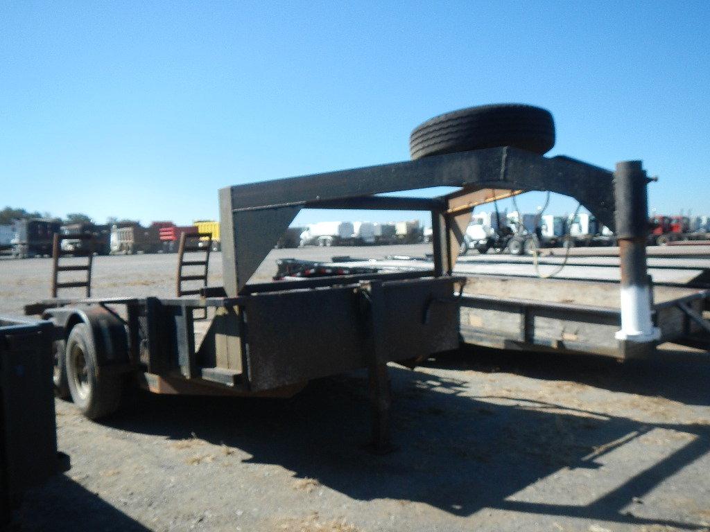 1996 LASE GOOSENECK TRAILER,  14', TANDEM 7,000 LB AXLES, ELECTRIC FOLDING