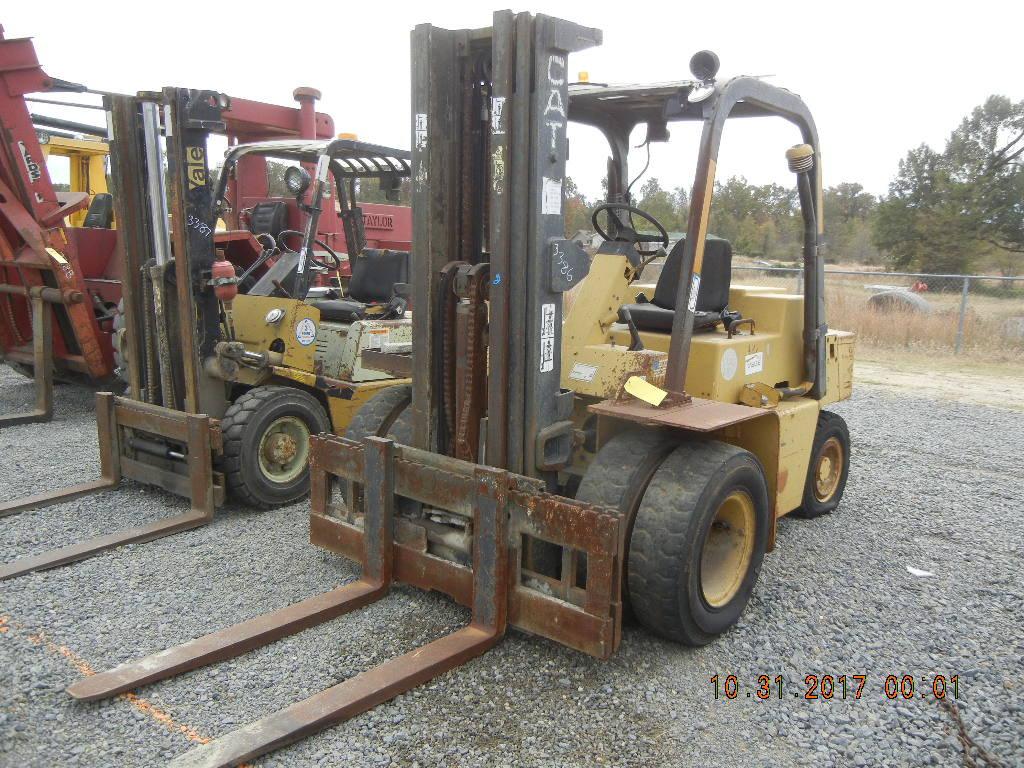 CATERPILLAR V80E FORKLIFT,  PERKINS DIESEL, 8,000-LB CAPACITY, 162" 3-STAGE