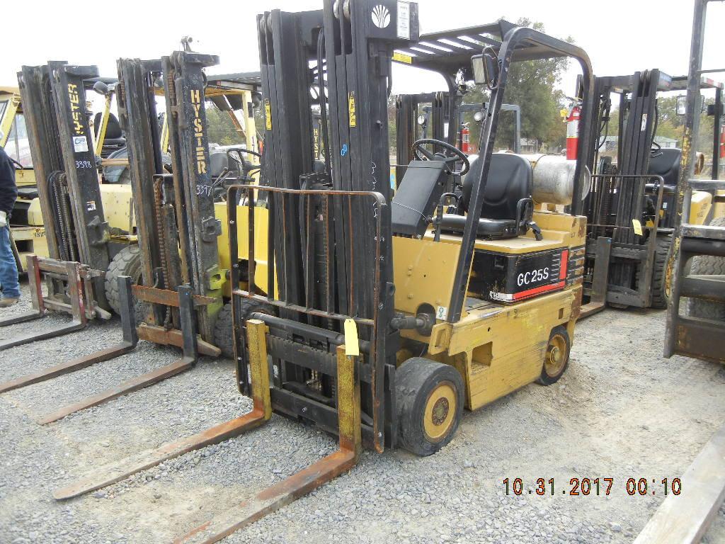DAEWOO G025S-2 FORKLIFT, 12K + hrs,  5,000 LB CAPACITY, LP GAS, 3-STAGE MAS