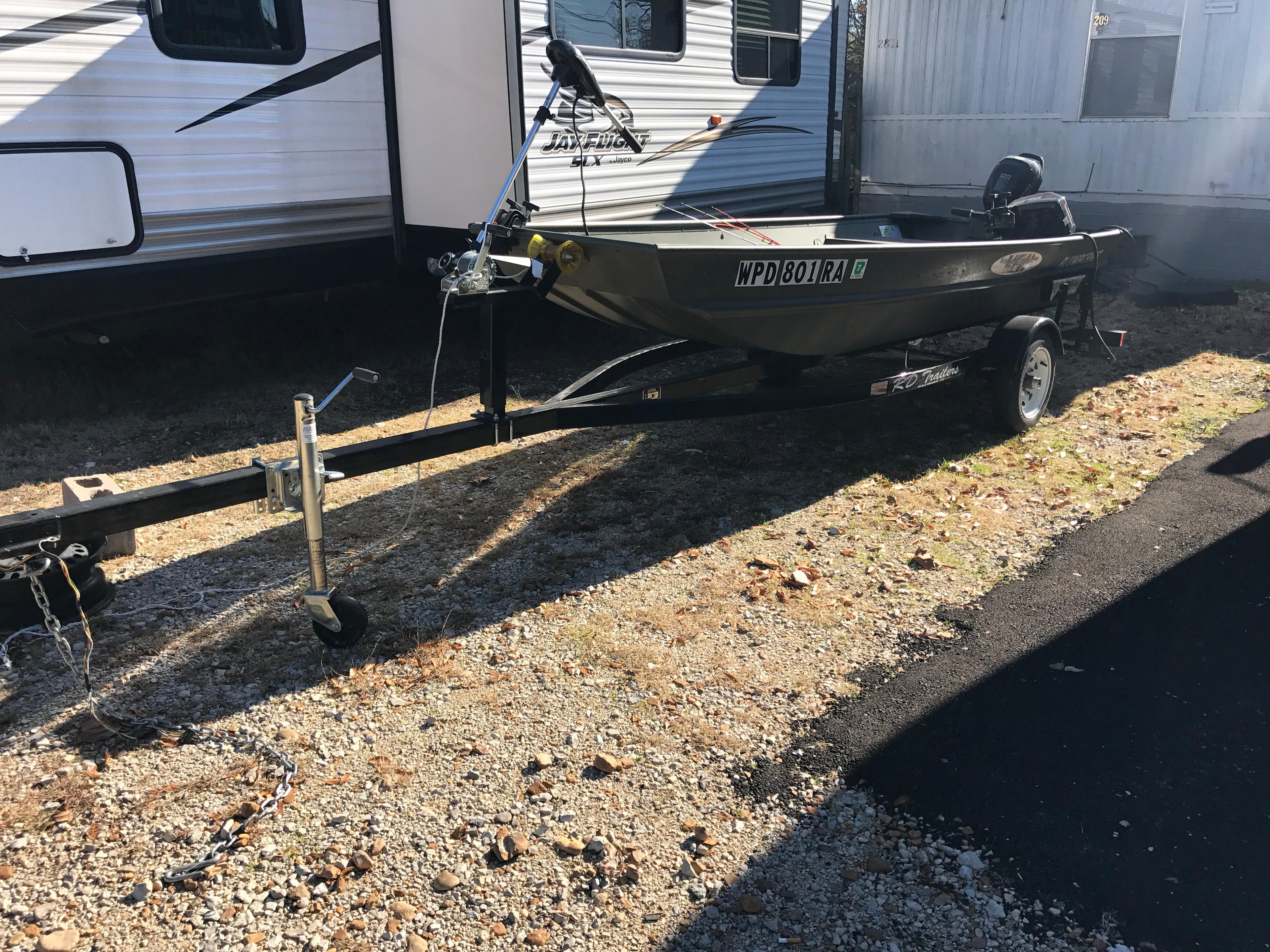 2013 Alumacraft 14ft Aluminum Boat – 2.5 HP Suzuki Four Stroke Outboard & A