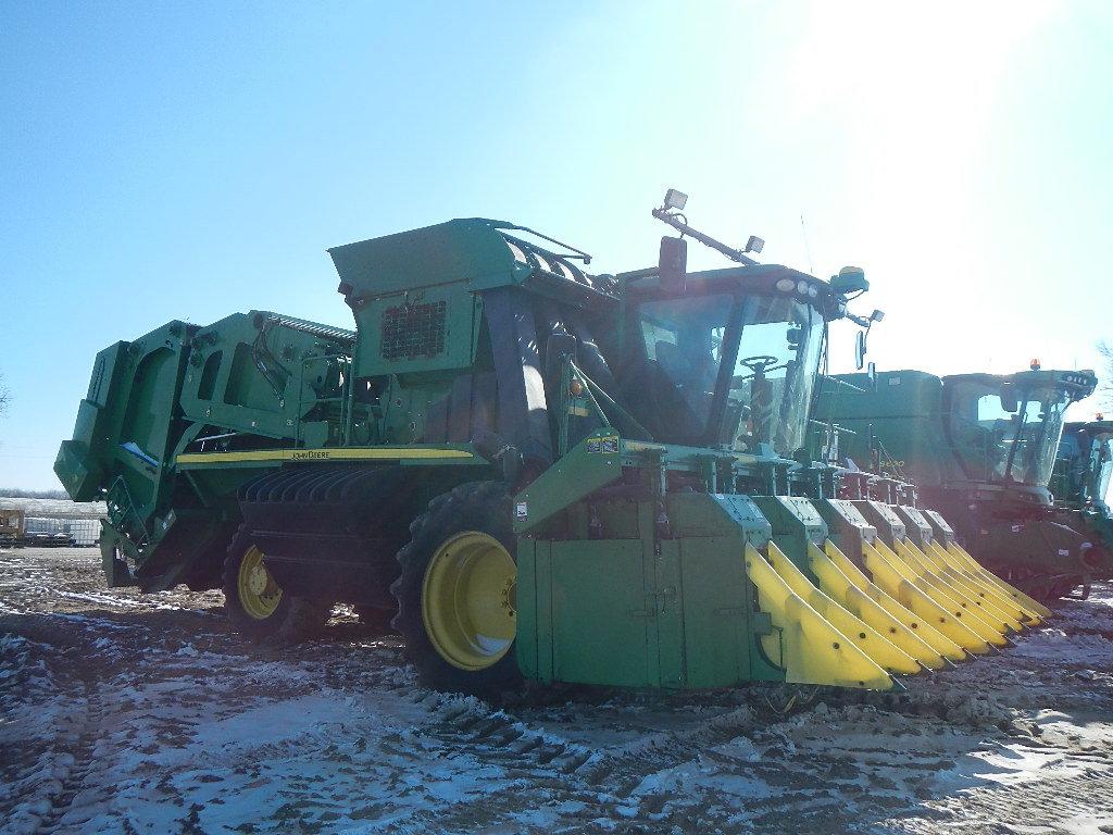 "JOHN DEERE 7760 COTTON PICKER,  6 ROW, GREENSTAR STARFIRE 3000, 20.8R42 DU