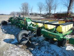 JOHN DEERE 1720 MAXEMERGE VACUUM PLANTER,  12 ROW, 38" SPACINGS, GAUGE WHEE