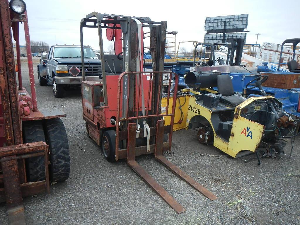 YALE FORKLIFT  MODEL ERCO3OABN48SV077, 3K CAPACITY, S# N469001 C# 081461