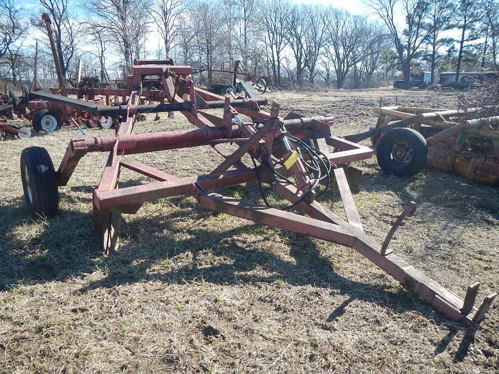 LEVEE SQUEEZER,  PULL TYPE