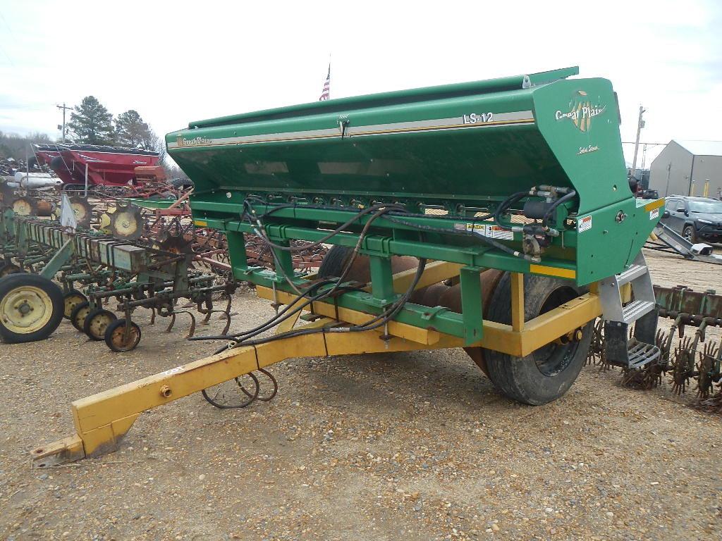 LEVEE PACKER  WITH GREAT PLAINS/LS-12 HYDRAULIC SEEDER