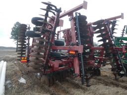 CASE/IH 370 DISC,  TRUE TANDEM, 60', GUAGE WHEELS, 2 YEARS OLD