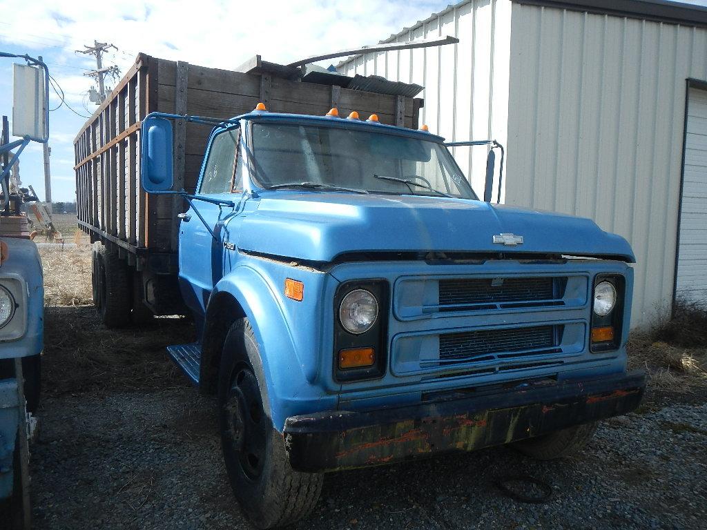 CHEVROLET C50 STRAIGHT GRAIN TRUCK,  V8 GAS, 4+2 SPEED, SINGLE AXLE WITH TA