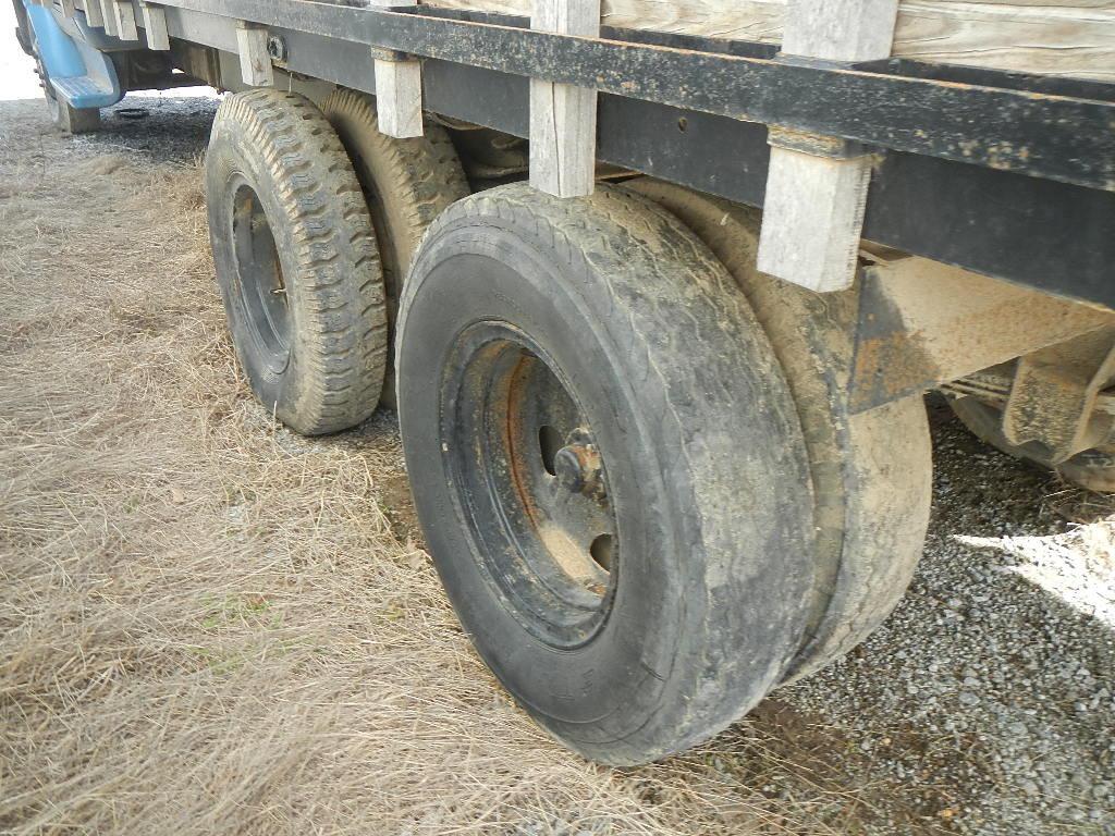 CHEVROLET C50 STRAIGHT GRAIN TRUCK,  V8 GAS, 4+2 SPEED, SINGLE AXLE WITH TA