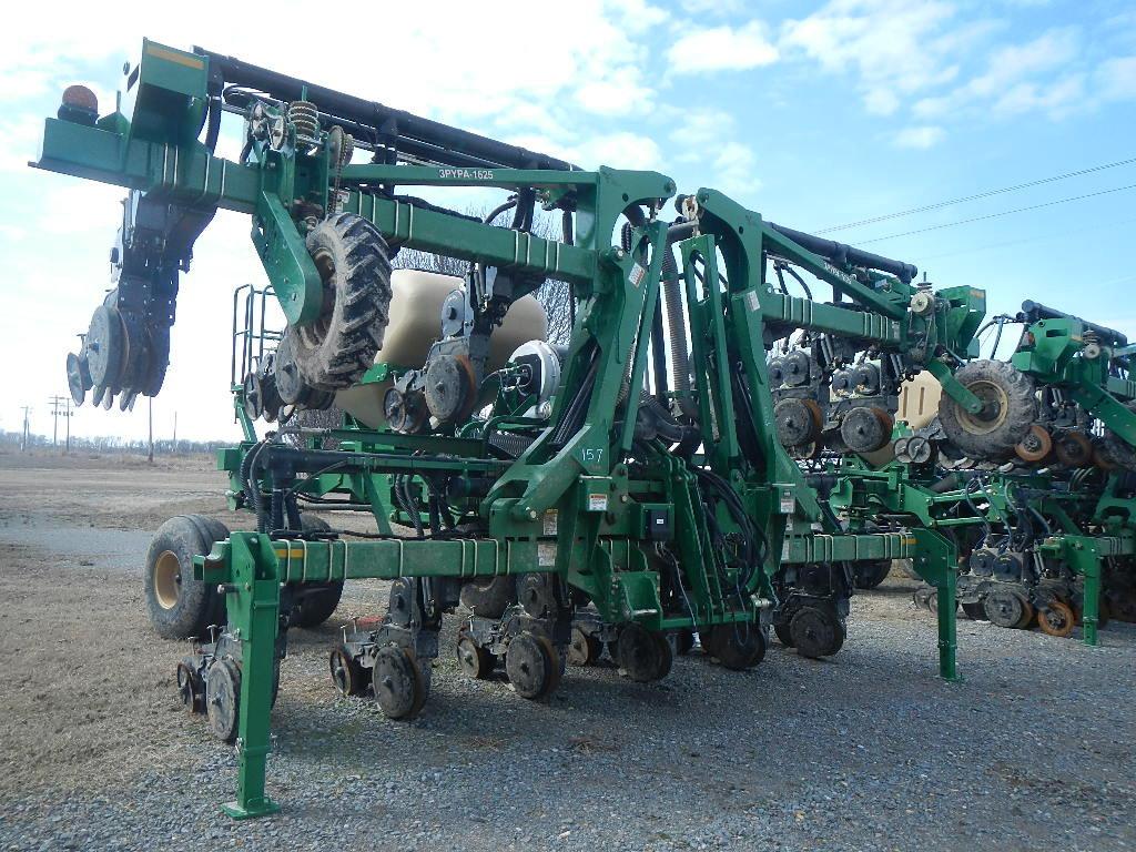 GREAT PLAINS 3PYPA-24TR38 PLANTER,  1 YEAR OLD, STACKING BAR, CENTRAL FILL