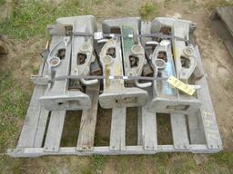 PALLET WITH (3) ALUMINUM RAIL JACKS