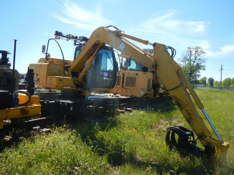 JOHN DEERE TCM-120C TIE CRANE, 10,925+ hrs,   LOAD OUT FEE: $250.00 S# 0350