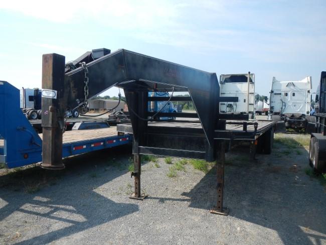 2006 DAKOTA EQUIPMENT TRAILER,  GOOSENECK, 30', 25' DECK, 5' DOVETAIL, FOLD