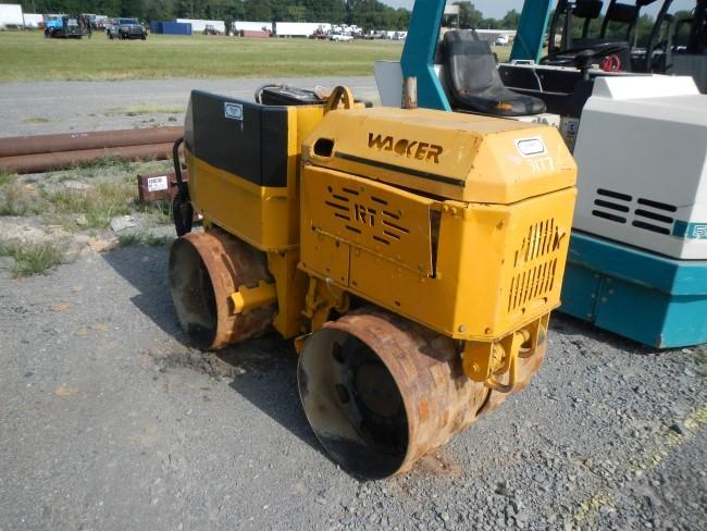 WACKER RT VIBRATORY PADFOOT ROLLER,  LOMBARDINI DIESEL ENGINE, 33" DRUMS S#