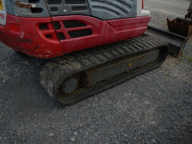 2011 TAKEUCHI TB235 MINI EXCAVATOR, 1,053+ hrs,  RUBBER TRACLS, OROPS S# 12