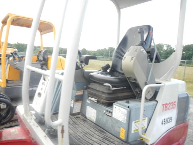 2011 TAKEUCHI TB235 MINI EXCAVATOR, 1,053+ hrs,  RUBBER TRACLS, OROPS S# 12