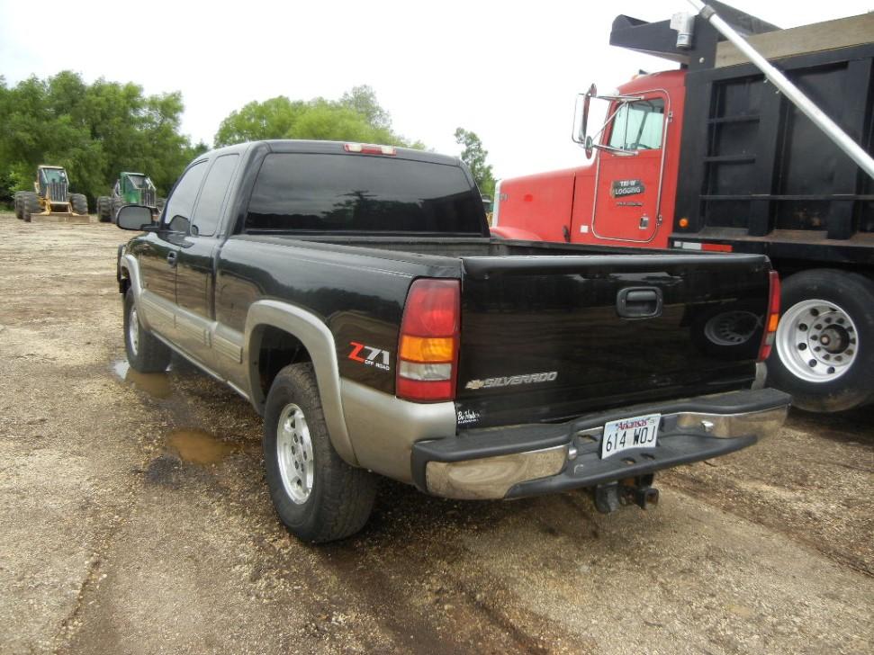 2002 CHEVROLET SILVERADO 1500 Z71 PICKUP TRUCK, 300K MILES  4X4, EXTENDED C