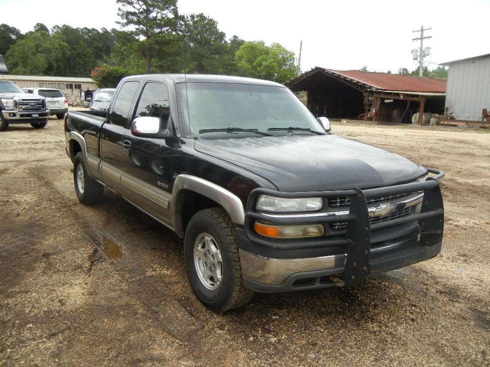 2002 CHEVROLET SILVERADO 1500 Z71 PICKUP TRUCK, 300K MILES  4X4, EXTENDED C