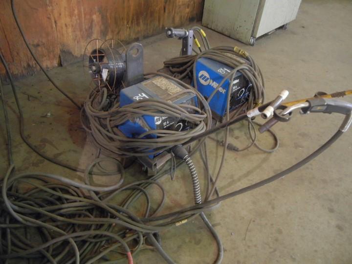 MILLER MARK IV CC/CV DC WELDING MODULE  WITH (2) MILLER 221 WIRE FEEDER S#