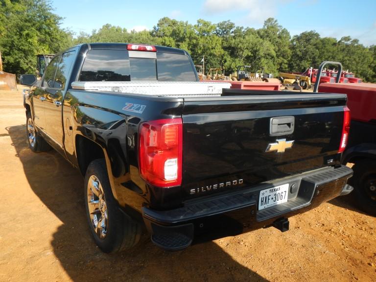 2016 CHEVROLET SILVERADO PICKUP TRUCK, 37,375 mi,  Z71,4-DOOR, V8 GAS, AUTO