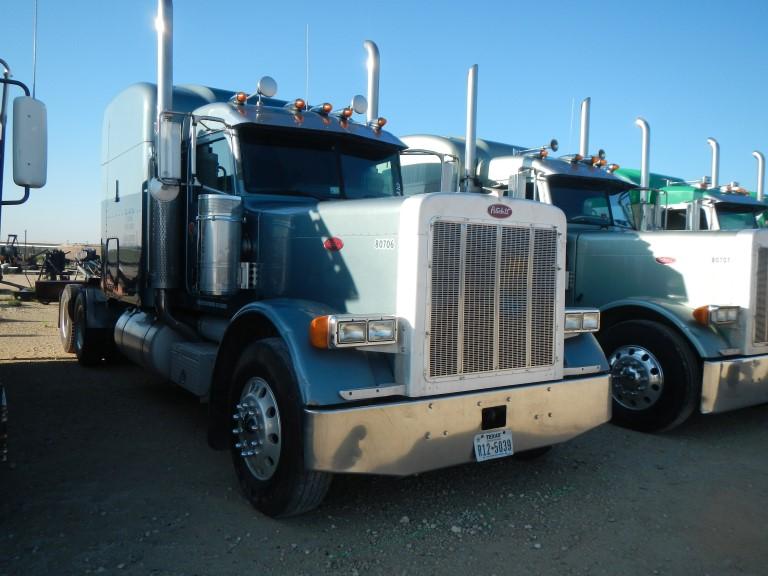 2007 PETERBILT 379 EXTENDED HOOD TRUCK TRACTOR, 1,128,000+ mi,  "LONG & TAL