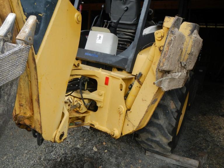 KOMATSU WB140 LOADER BACKHOE, 2,525 hrs,  OROPS. SHUTTLE, 2-WHEEL DRIVE, 24