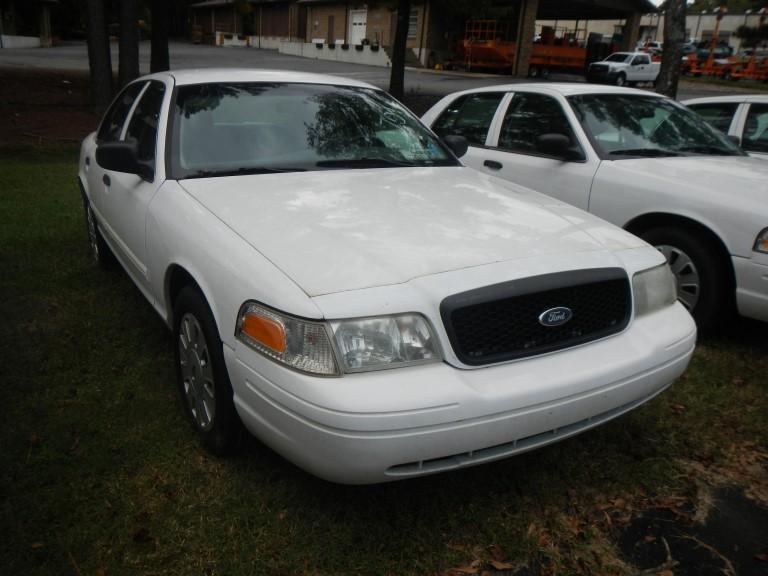 2011 FORD CROWN VICTORIA CAR, 98,060+ mi,  4-DOOR, V8, AUTOMATIC, PS, AC S#