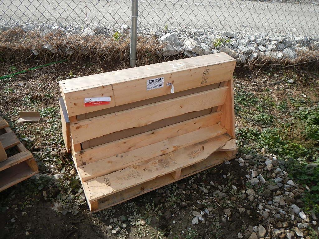 CRATE WITH SIDE DOOR GLASS