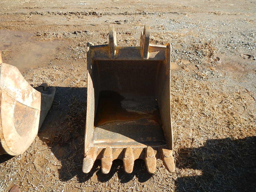 24" BACHOE BUCKET