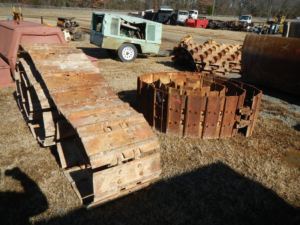 SET OF TRACKS  FOR CAT D8 DOZER