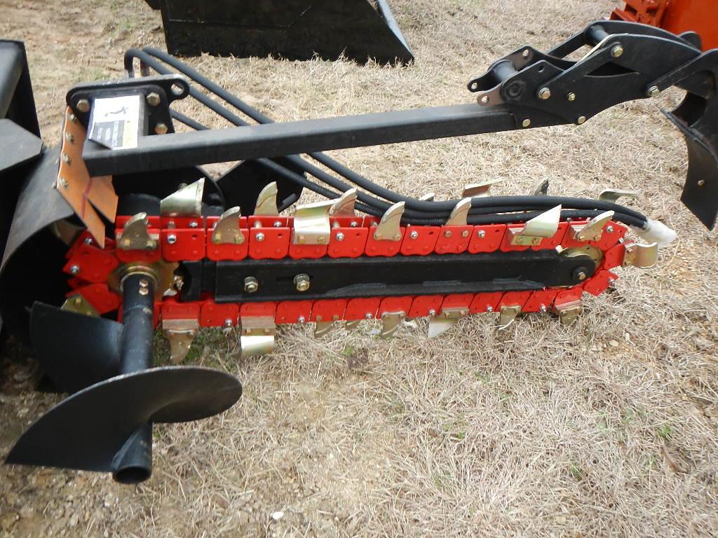 SKID STEER TRENCHER ATTACHMENT,  HYDRAULIC DRIVEN