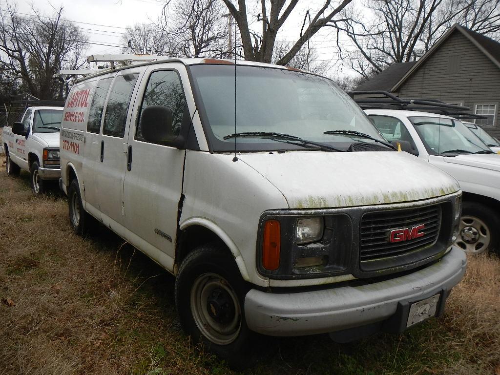 2002 GMC 2500 CARGO VAN,  (LOCKED - NO KEYS) V8 GAS, AT, PS, AC, LADDER RAC