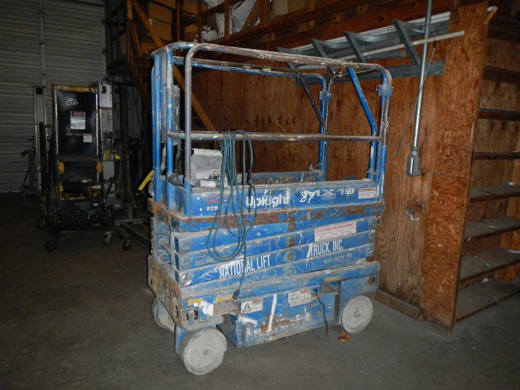 UPRIGHT ELECTRIC SCISSOR MANLIFT