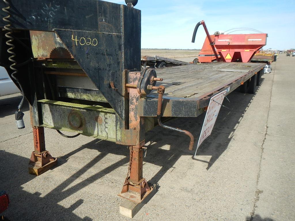 40FT GOOSENECK TRAILER  TANDEM AXLE DUAL WHEELS, TWO POST JACK, NO TITLE