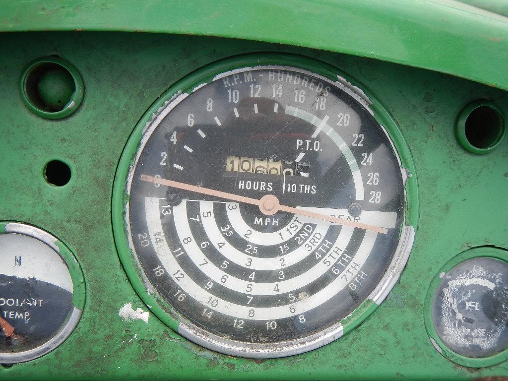 JOHN DEERE 2010 WHEEL TRACTOR  3PT, 540PTO, 1 REMOTE, DIESEL ENGINE, S# PU2