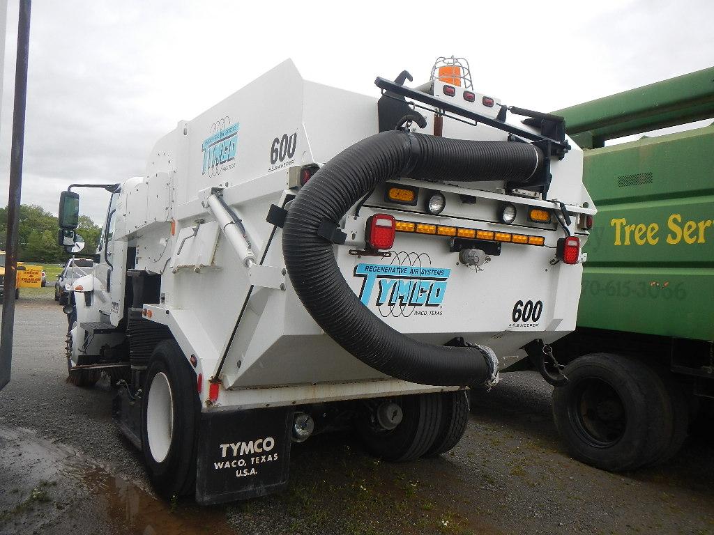 2014 INTERNATIONAL DURA STAR SWEEPER TRUCK, 5103 MILES,  MAXXFORCE DIESEL,