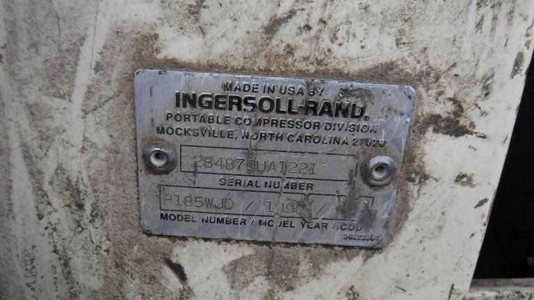 1998 INGERSOLL RAND P185 WJD PORTABLE AIR COMPRESSOR,  JOHN DEERE DIESEL S#