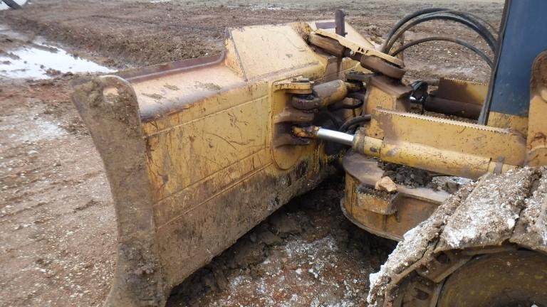 2001 JOHN DEERE 700H LGP CRAWLER DOZER, 15,500 HRS  CAB, AC, HEAT, SWEEPS,