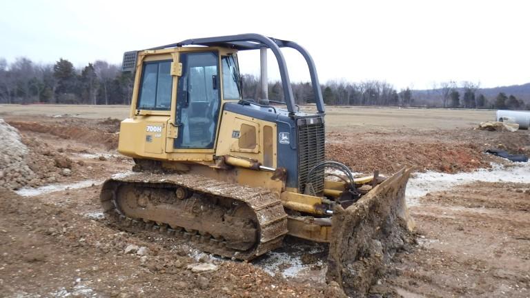 2001 JOHN DEERE 700H LGP CRAWLER DOZER, 15,500 HRS  CAB, AC, HEAT, SWEEPS,