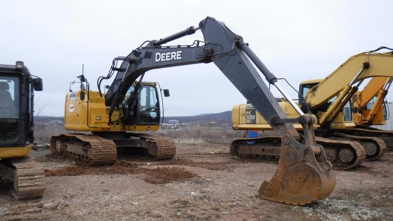 2016 JOHN DEERE 245G  LC HYDRAULIC EXCAVATOR, 1977 HRS  CAB, AC, HEAT, BUCK