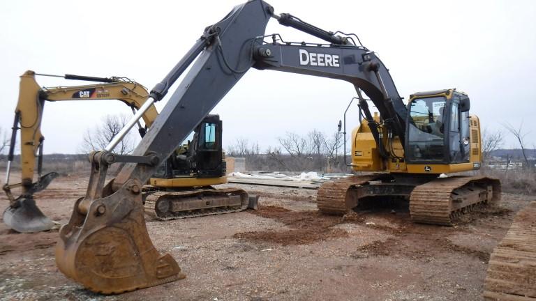 2016 JOHN DEERE 245G  LC HYDRAULIC EXCAVATOR, 1977 HRS  CAB, AC, HEAT, BUCK