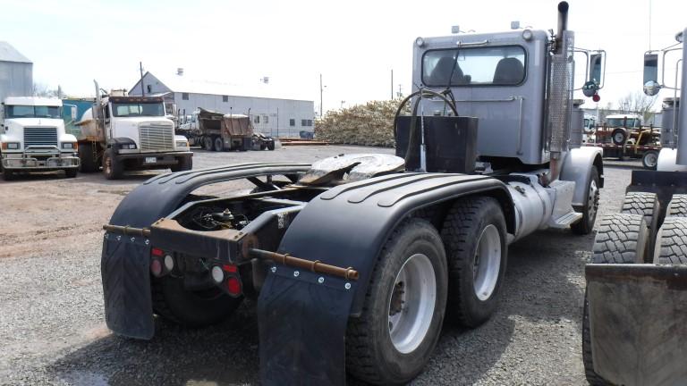 2013 Peterbilt 388 Truck Tractor