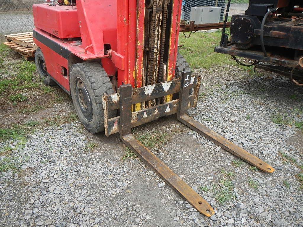 OTIS F-F050 FORKLIFT, 3474 HRS  LP GAS ENGINE, 3-STAGE MAST, (NO ROPS) S# 1