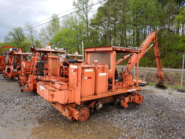 1983 KERSHAW 11-3-3 TIE CRANE,  DEUTZ DIESEL LOAD OUT FEE: $150.00 S# 11-18